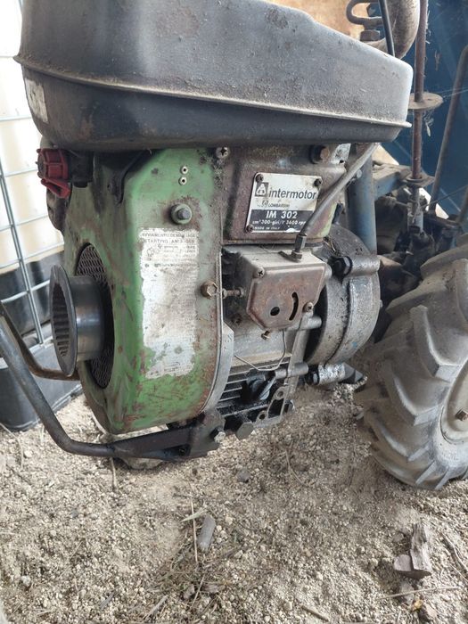 Motoceifeira a petróleo