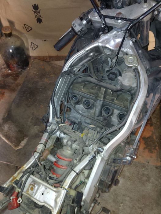 Honda CBR 400RR по запчастям. Мотора уже нету, все остальное в наличии