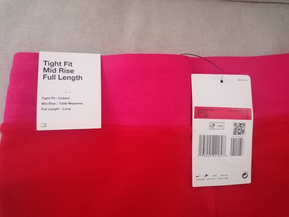 Legging Nike com etiquetas