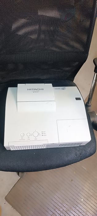 Projektor Hitachi CP-AW252WN