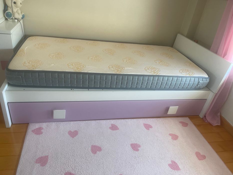 Cama menina usada, com colchão