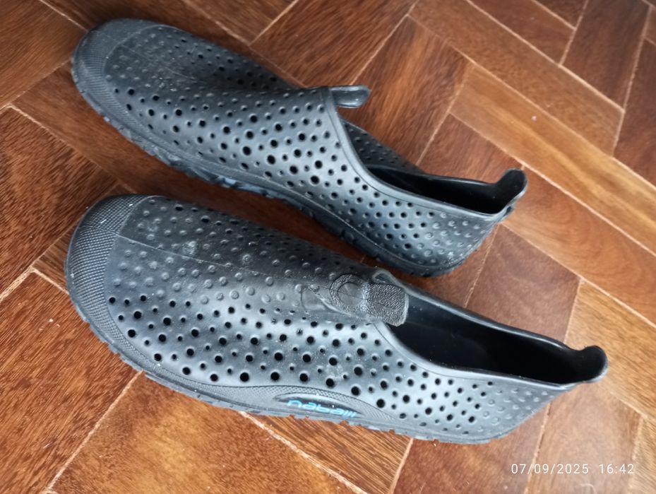 Tam. 39/40 - Calçado para andar na água