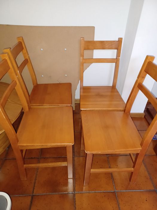 Conjunto 4 cadeiras de madeira