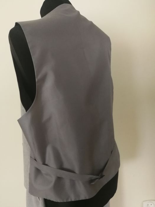 Garnitur męski trzy części z kamizelką jasny popiel 170 cm wzrostu