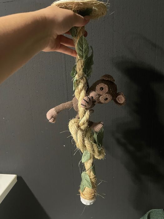 Luminária decorativa em corda com macaco – original e criativa!