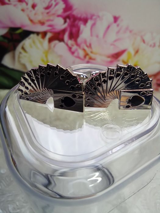 Запонки новые редкие и браслеты