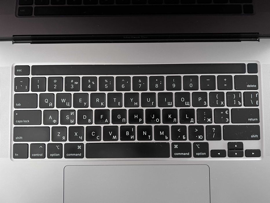 Продам ноутбук MacBook Pro, 16", Intel i9, 16 GB RAM, 1Tb