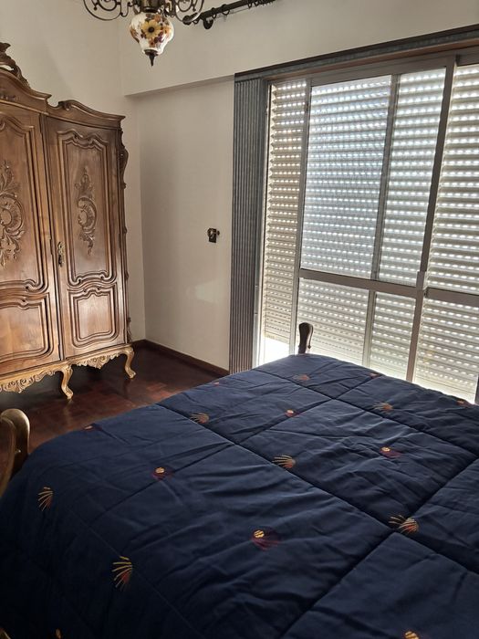 Arrendo quarto em telheiras/carnide