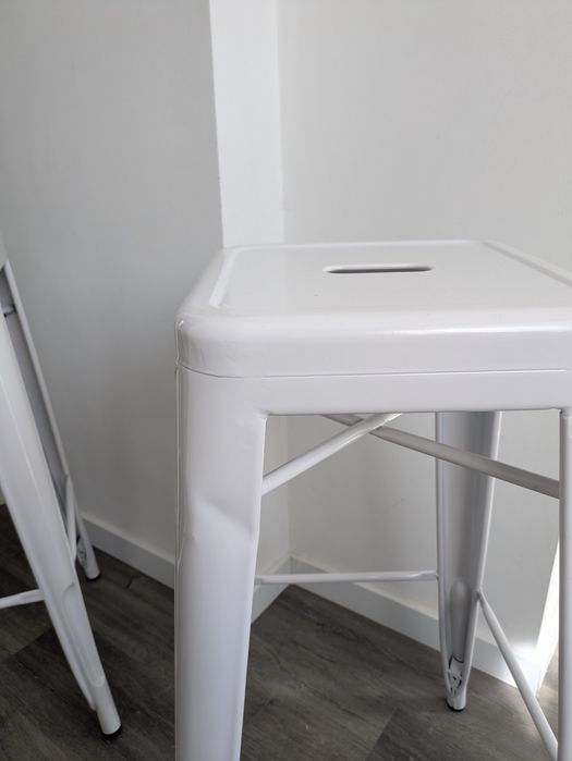 Bancos altos sklum empilháveis