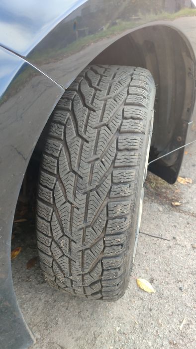 Тойота королла 2013р 1,6