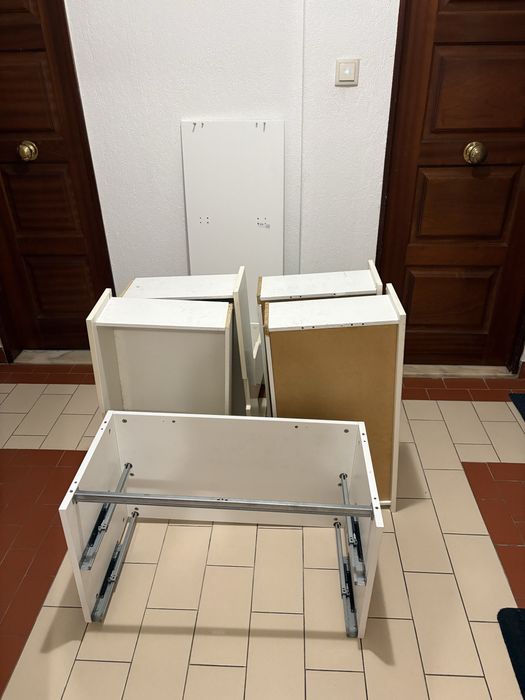 Comoda c/ 8 gavetas Ikea - Nordli