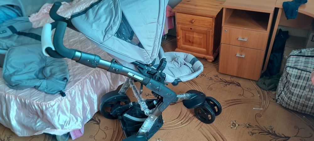 Продам дитячу коляску