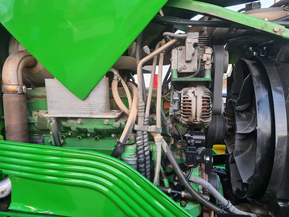 Трактор John Deere 6920