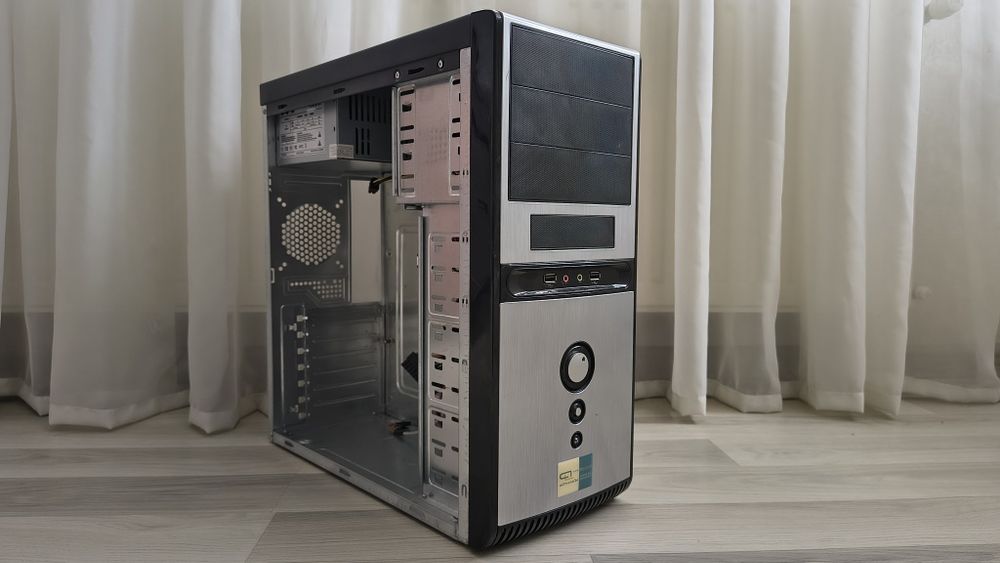 Корпус комп'ютерний, системний блок.