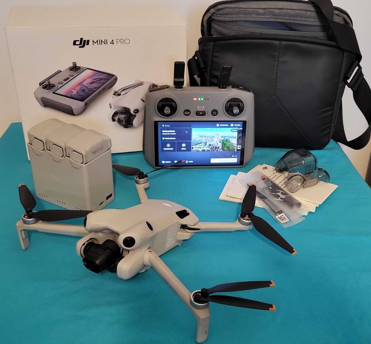 Dron DJI Mini 4 Pro, Fly More Combo, Kontroler RC 2, 500m, torba, pudełko