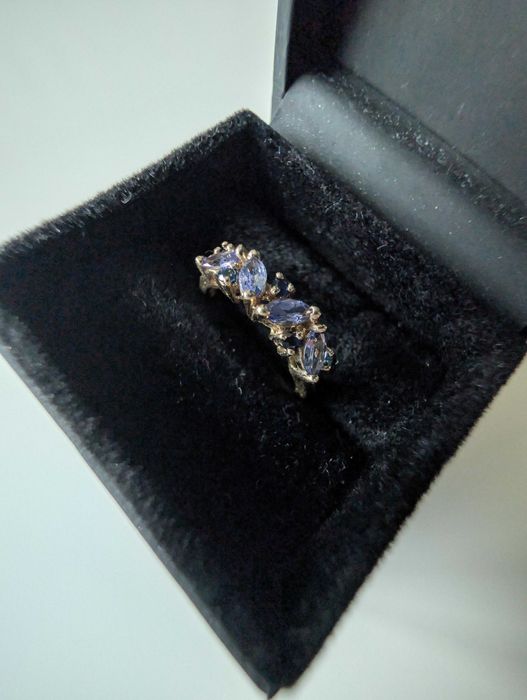 Pierścionek złoty z szafirami i tanzanitami, 9ct