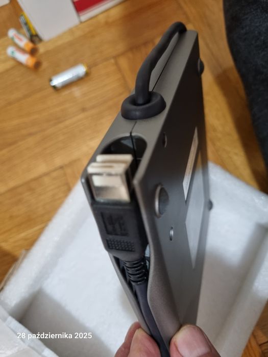 Nagrywarka USB firmy Dell.