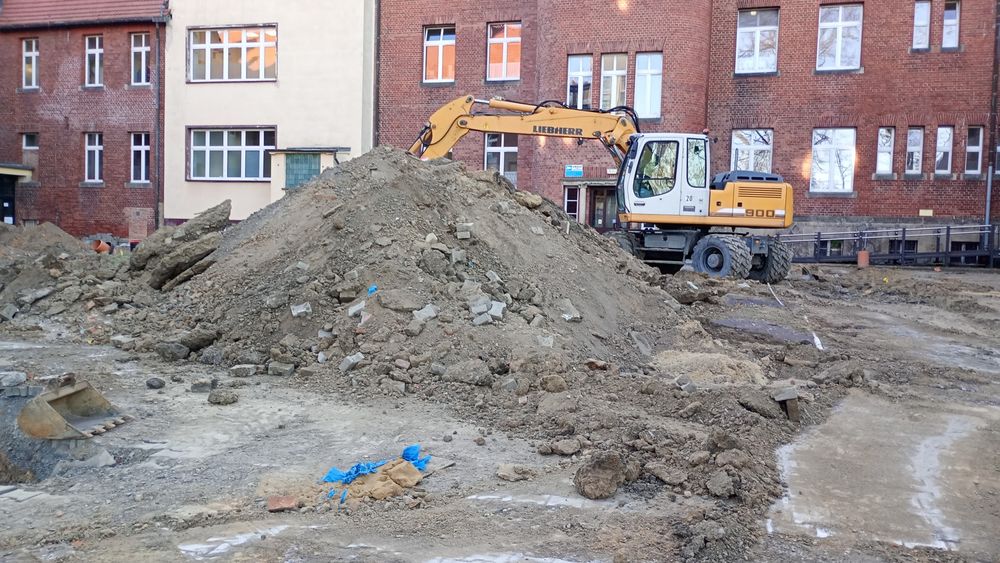 Usługi koparką rozbiórki wyburzenia roboty ziemne brukarstwo