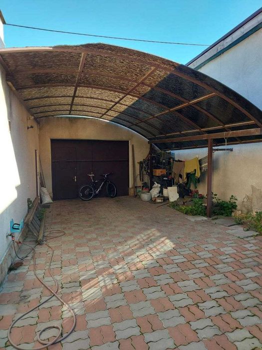 Продам двухэтажный дом с  ремонтом в Центре Слободки.