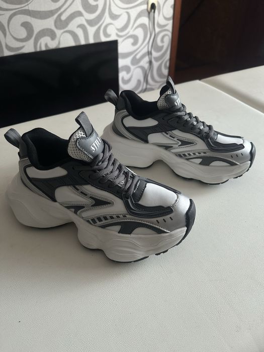 Кросовки 38р НОВЫЕ  24 см