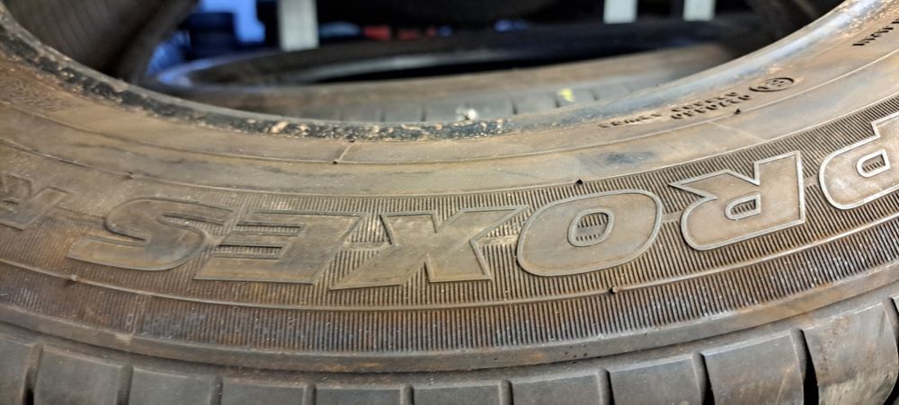 Pneus 225/55/19 Toyo