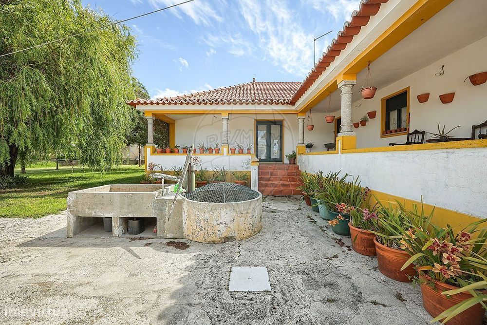 T5 Detached House for Sale
