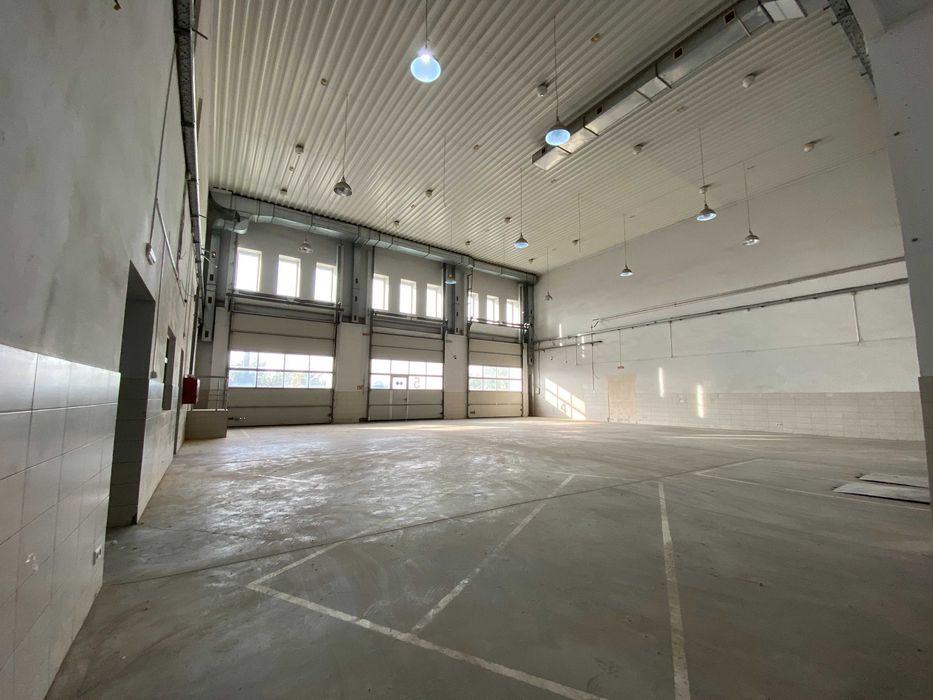 Комерційні та складські площі, офісні приміщення