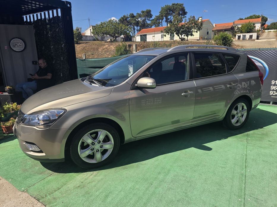 Kia ceed (muito estimáda)