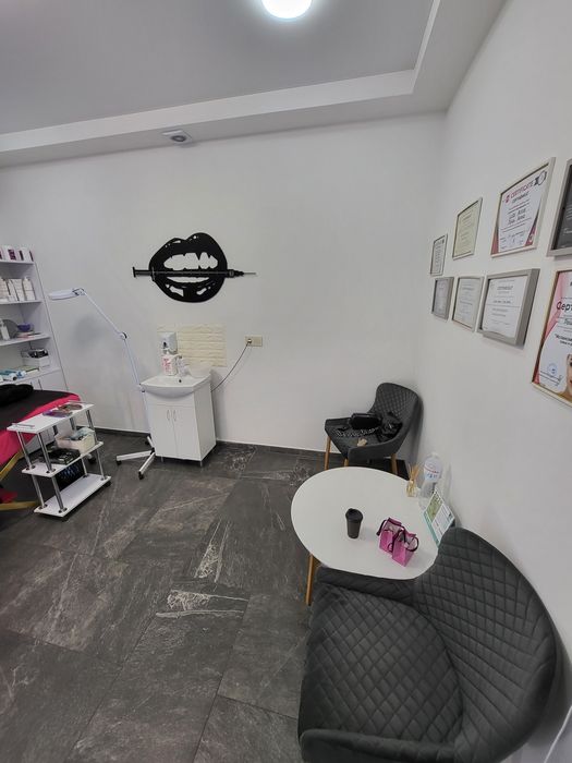 Продам помещение под коммерцию в центре города.Y.A