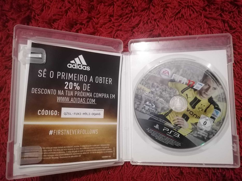 3 jogos de PS3 Fifa 17, Minecraft e COD:Black Ops