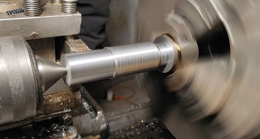 Toczenie , tokarz , obróbka metali