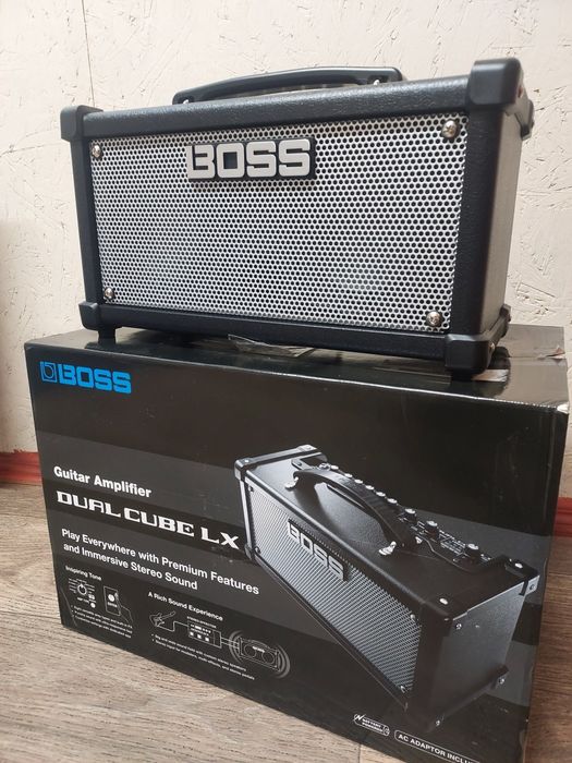 Комбопідсилювач BOSS Dual Cube LX
