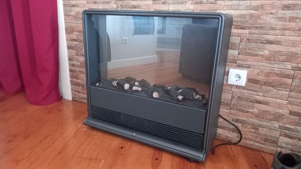 Lareira elétricas com 4 rodas