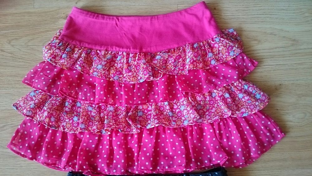 2xSpódniczka roz. 152 cena za 2 sztuki !
