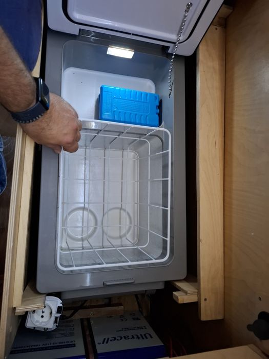 Mercedes Vito 118D Campervan / Camping Van legalizada "Dormitório"