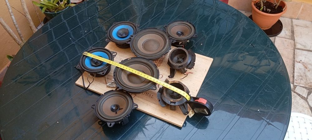 6 Autofalantes e 2 Twitters auto