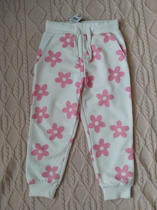 Костюмчик для дівчинки+нові штанці 98 р.