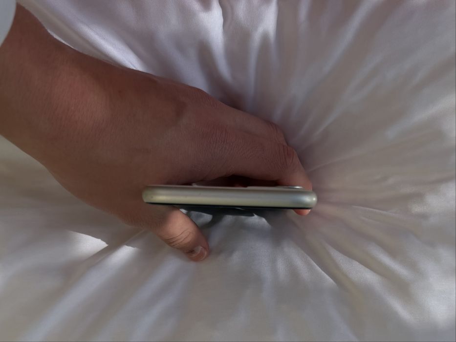 iPhone 11, branco, 128GB, sem garantia