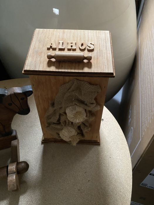 2 caixas de madeira decorativas