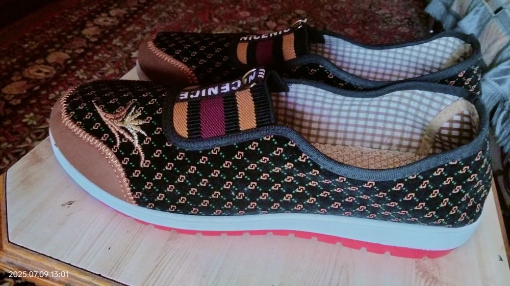 Женские макасины