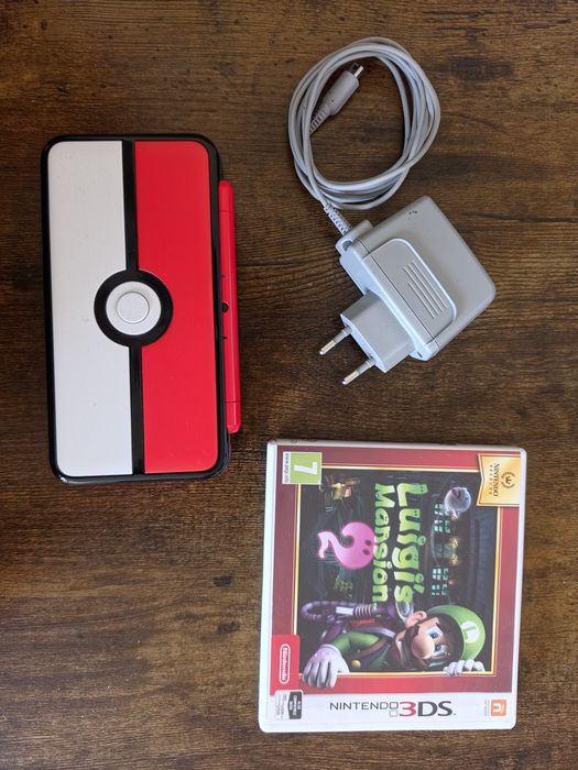 New Nintendo 2DS XL Pokeball CFW
