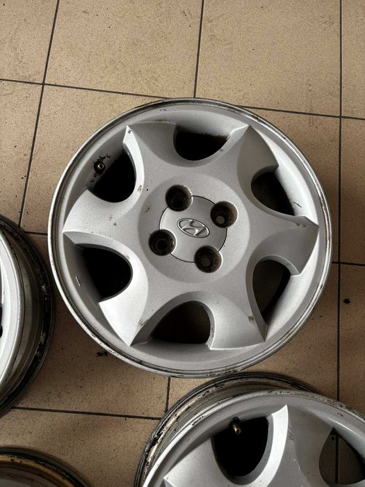 Felgi Alu Hyundai Getz R15 4x100 ładny stan