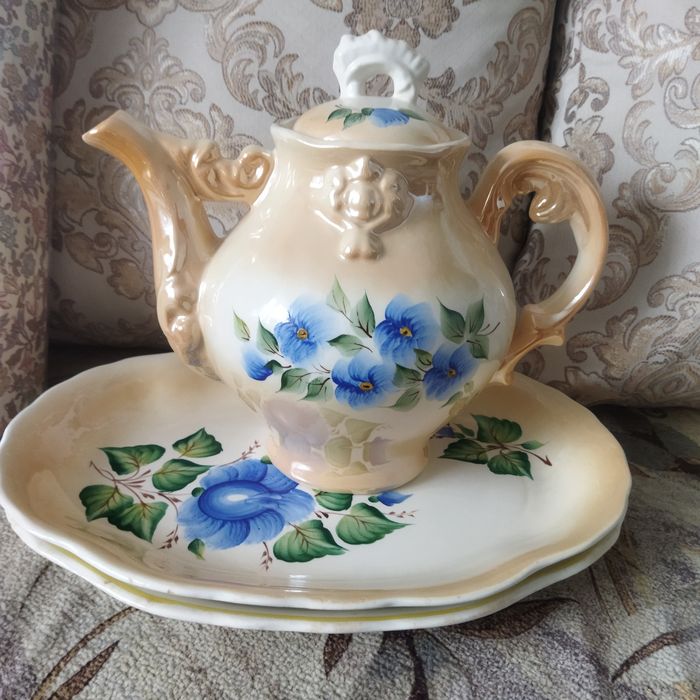 Продам блюда,чайник СРСР