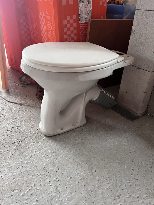 Унітаз для ремонту