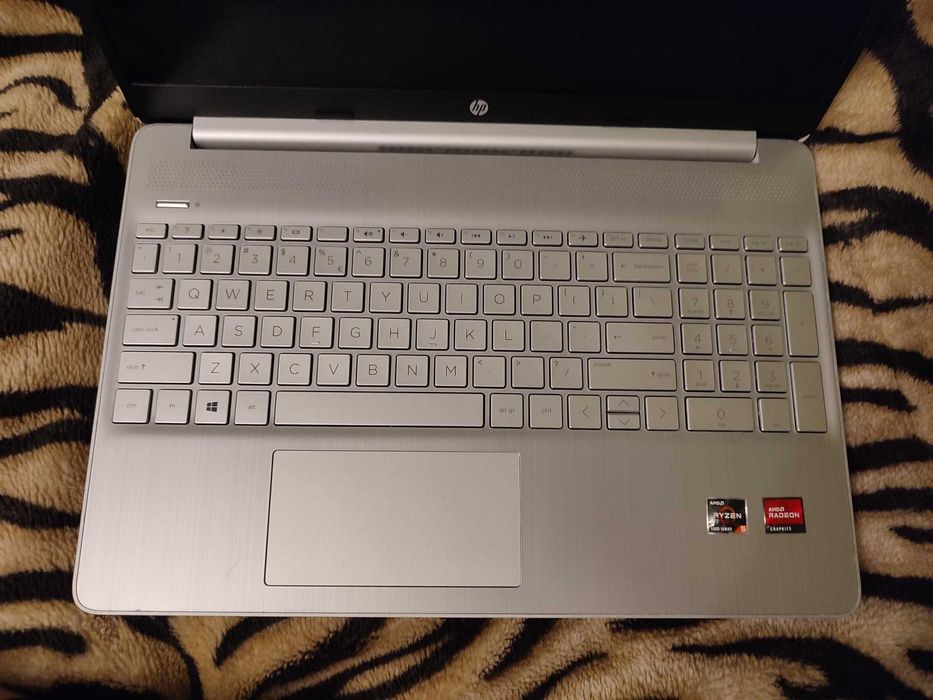 Ноутбук HP 15s-eq2202nw
