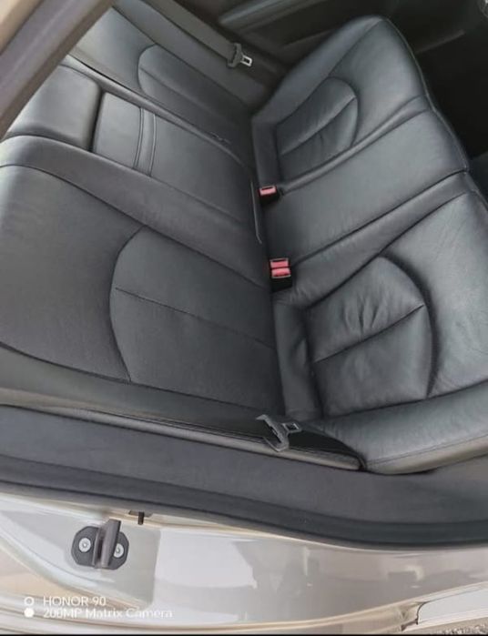 Mercedes Benz e 220