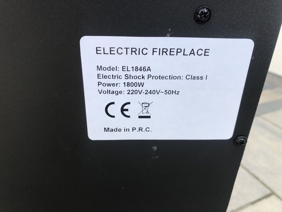 Kominek elektryczny z funkcja grzania pilot