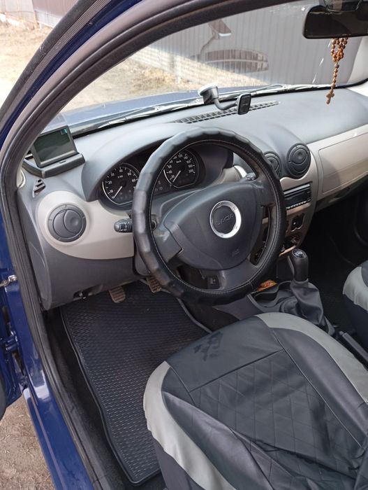 Продам авто Дачія Сандеро