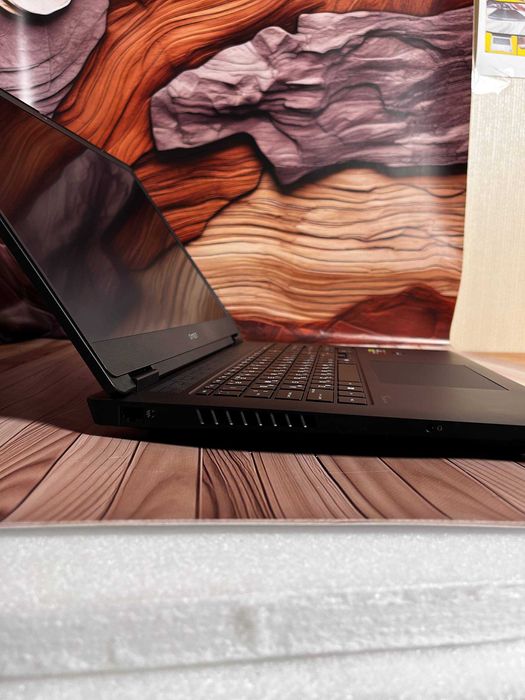 HP OMEN 17-db0047nr — RTX 4070