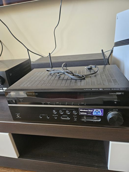 Yamaha MusicCast RX-V485 Amplituner